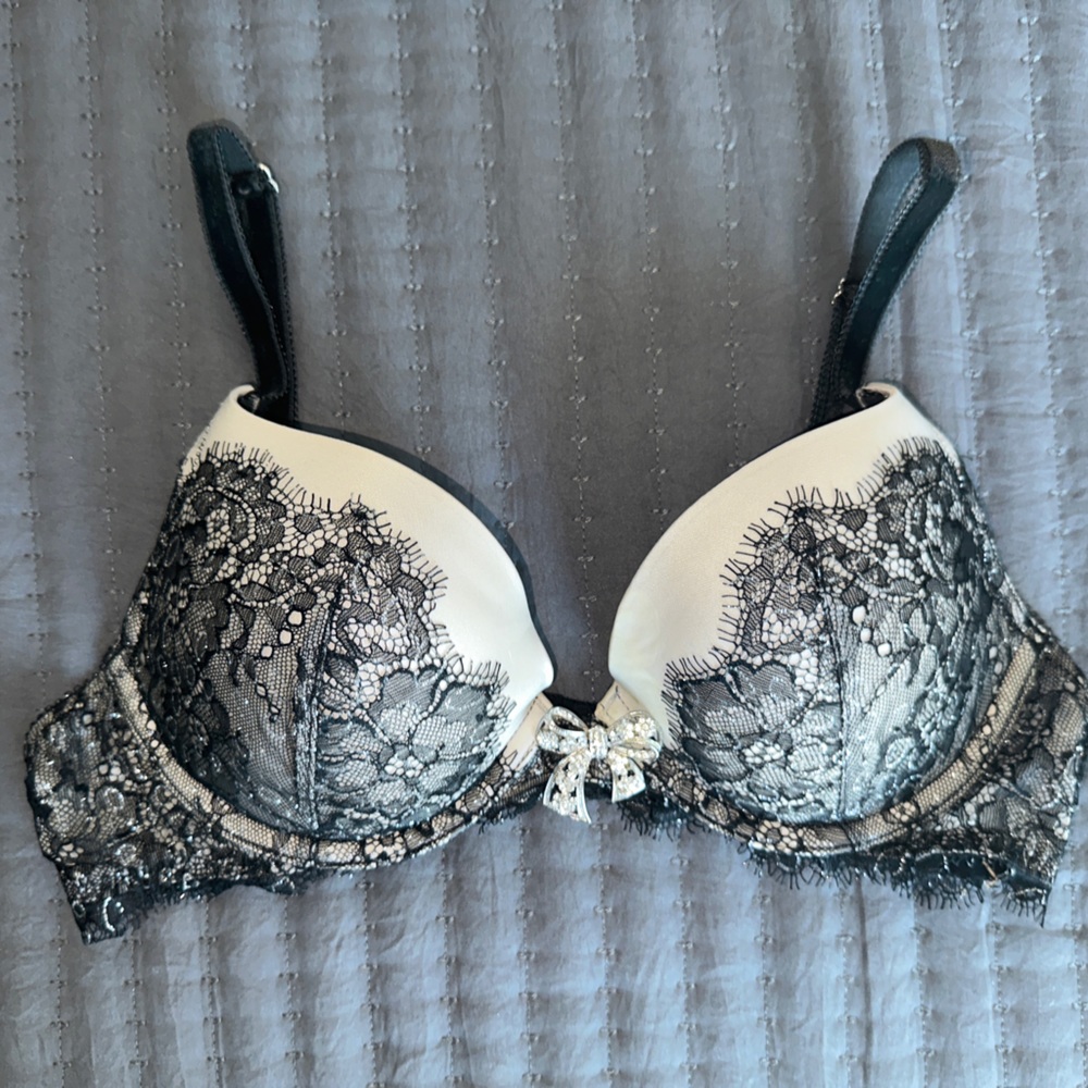 COPY - Victoria’s Secret Dream Angels Bra 34B